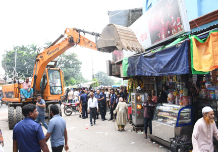 যশোর শহরে অবৈধ স্থাপনা উচ্ছেদ