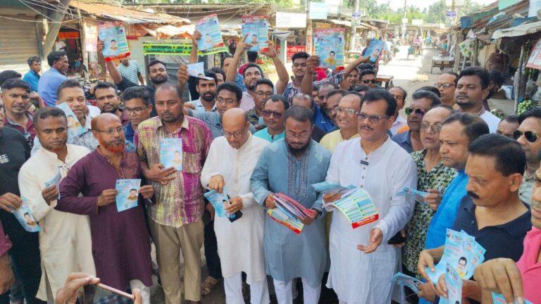 কলারোয়ায় বিএনপির লিফলেট বিতরণ করলেন সাবেক এমপি হাবিব