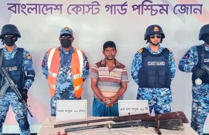 সুন্দরবনের রাঙ্গাবাহিনী প্রধান নজরুল শেখ অস্ত্রসহ আটক