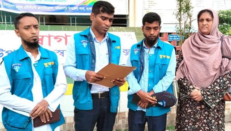 দুর্নীতি ও অনিয়মের অভিযোগে মনিরামপুর স্বাস্থ্য কমপ্লেক্সে দুদকের অভিযান