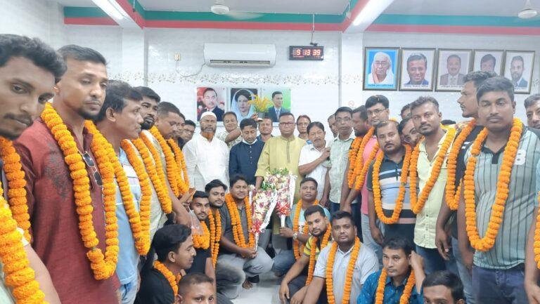 স্বেচ্ছাসেবক দল বাগআঁচড়া শাখার নবগঠিত কমিটির সদস্যদের সংবর্ধনা