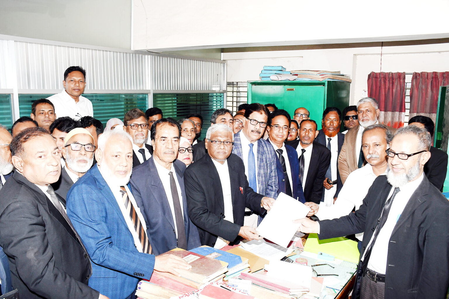 সভাপতি পদে ২ জন ও সাধারণ সম্পাদক পদে ৪ জনসহ ১৩ পদের বিপরীতে ২৩ প্রার্থীর মনোনয়নপত্র জমা