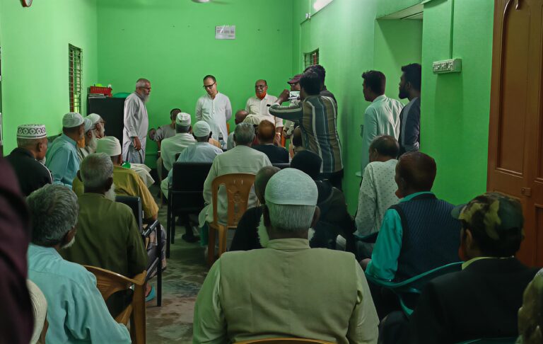 জীবননগরে মুক্তিযোদ্ধাদের সাথে মাহমুদ হাসান খাঁন বাবু মতবিনিময়