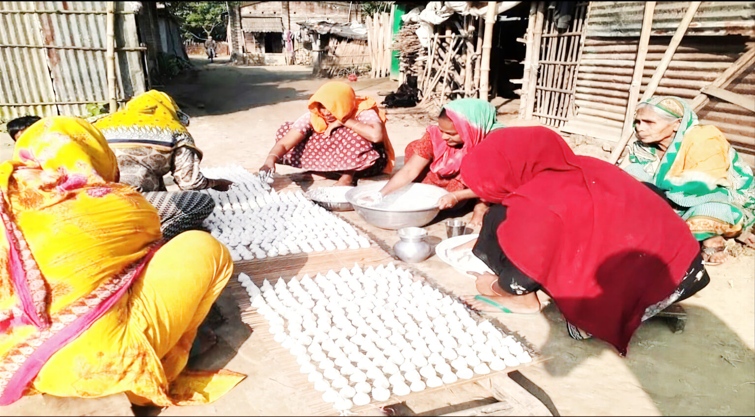 কুমড়ো বড়ি তৈরিতে ব্যস্ত জীবননগরের নারীরা