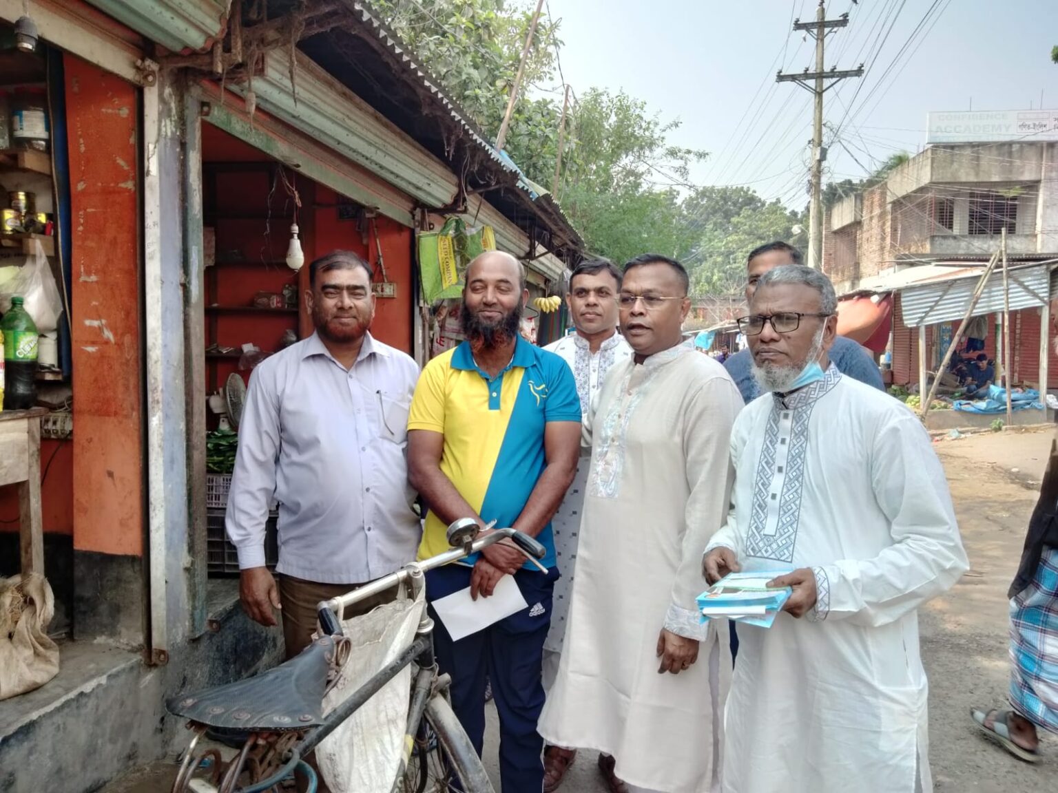 যশোর-৪ আসনে স্বতন্ত্র প্রার্থী এম মাসুদ আহমেদের গণসংযোগ