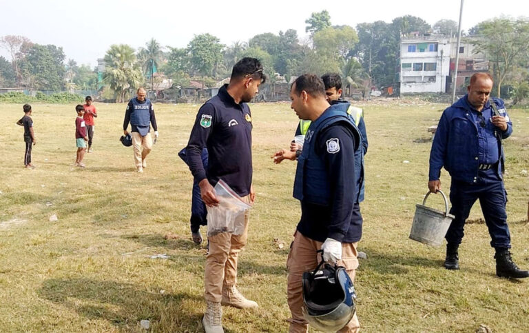 কালীগঞ্জে উদ্ধারের পাঁচ মাস পর ধ্বংস করা হলো ১৬ ককটেল