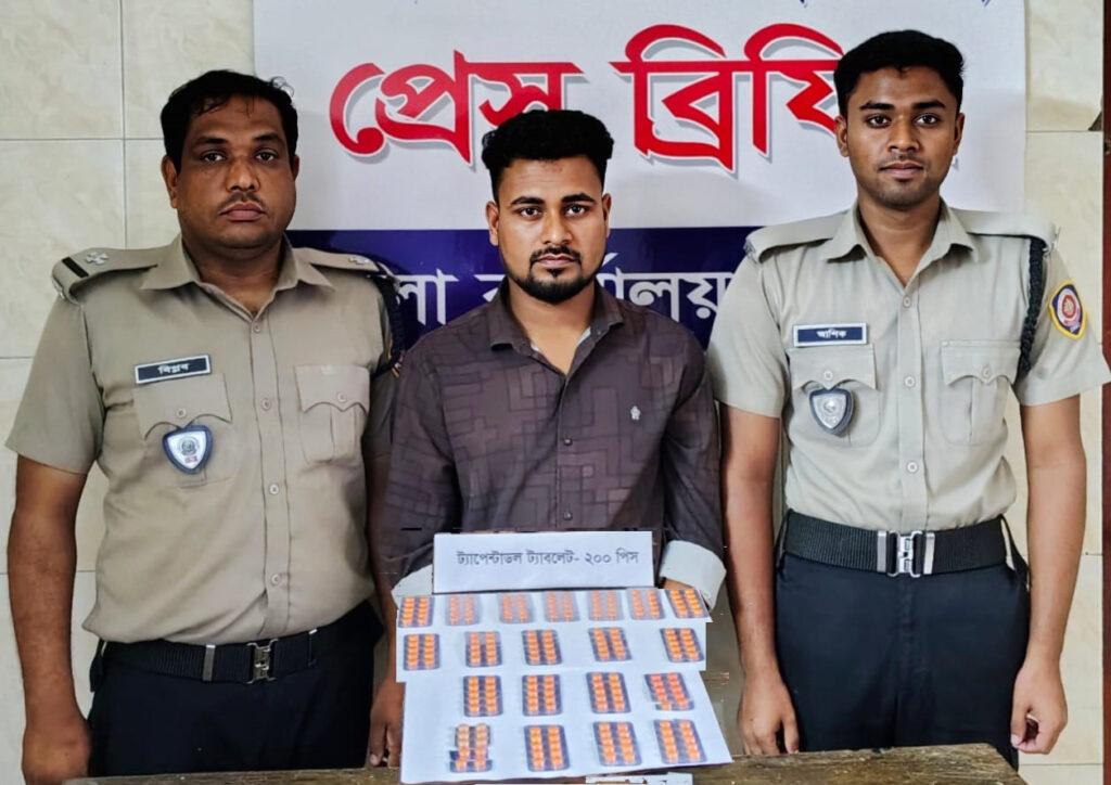 যশোরে ট্যাপেন্টাডলসহ যুবক গ্রেপ্তার