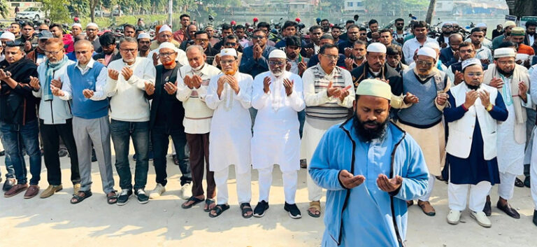 তরিকুল ইসলামসহ তিন নেতার কবর জিয়ারতের মধ্য দিয়ে মণিরামপুরে বিএনপির প্রার্থীর প্রচারণা শুরু