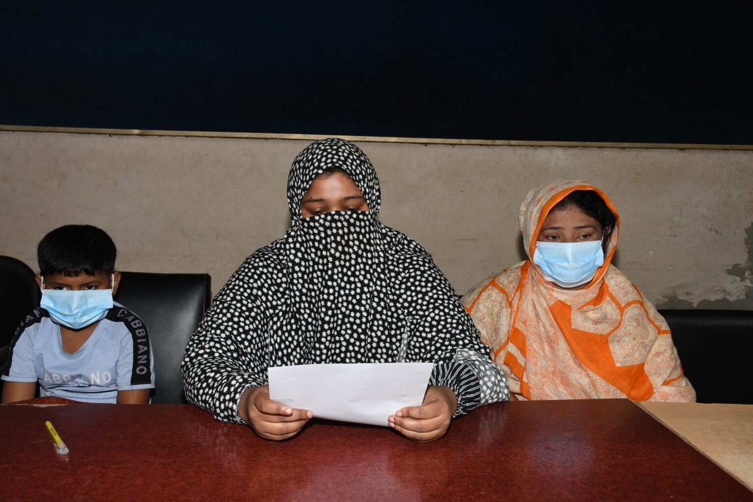 যশোরে বসতভিটা দখল ও পেট্রোল ঢেলে পুড়িয়ে মারার হুমকির অভিযোগে সংবাদ সম্মেলন