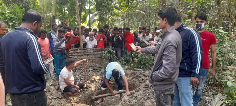 ছেলের নির্যাতনে পিতার মৃত্যুর অভিযোগ, জামাইয়ের মামলায় আড়াই মাস পর তোলা হলো বৃদ্ধের লাশ