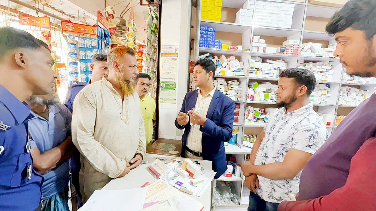 শালিখায় ২ প্রতিষ্ঠানে ভোক্তার জরিমানা