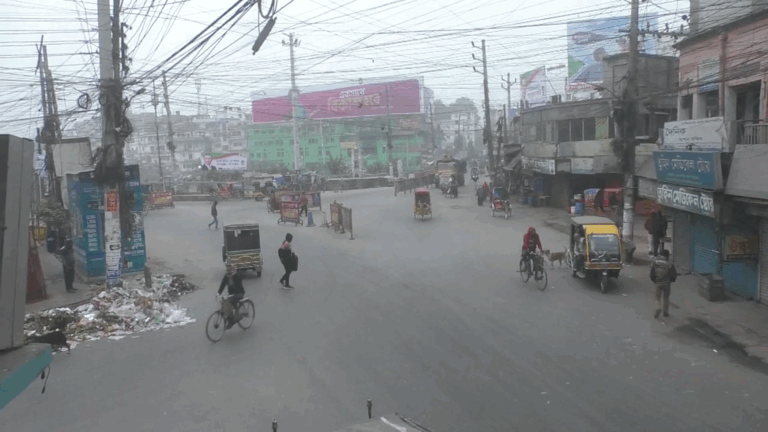 যশোরে টানা তীব্র শীতে নাকাল জনজীবন ঘন কুয়াশা ও হিমেল হাওয়ায় ভোগান্তি