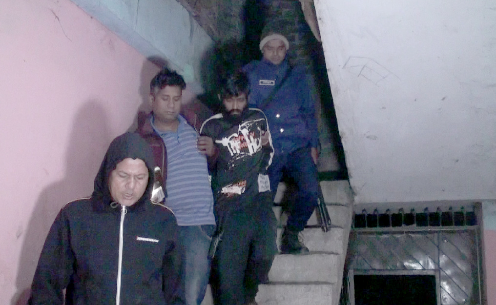 যশোরে মধ্যে রাতে মাদকের দ্বন্দ্ব নিয়েই খুন হন তানভীর, চাকুসহ আটক দুই