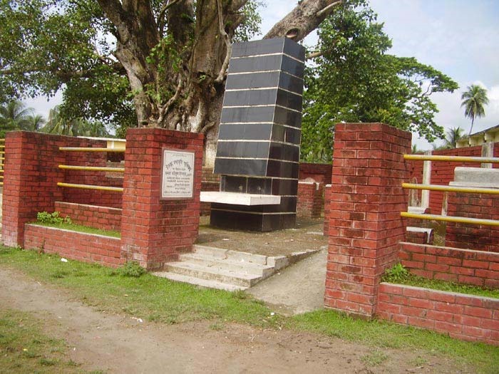 বিজয়ের উষালগ্নে আজ দেশের শ্রেষ্ঠ সন্তানদের হারানোর দিন