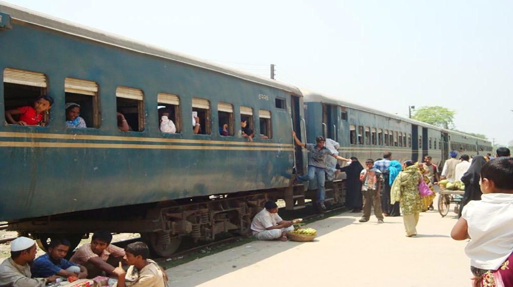 রোববার থেকে বেসরকারি খাতে চলবে বেনাপোল-খুলনা-মোংলা কমিউটার ট্রেন
