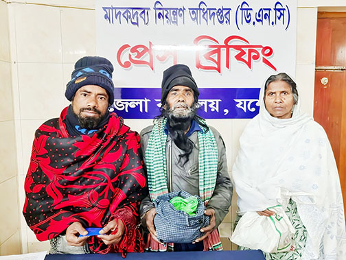 চৌগাছায় ইয়াবা ও গাঁজাসহ গ্রেফতার ৩