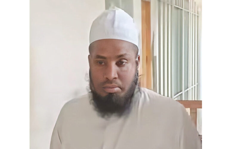 জামিনে বেরিয়ে মাদ্রাসা শিক্ষককে হত্যাচেষ্টার অভিযোগ