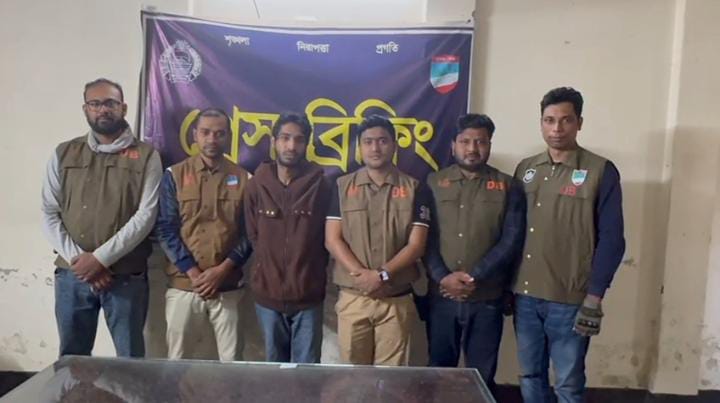 যশোরে বিএনপি নেতা আলমগীর হত্যার ঘটনায় মূল শুটার ত্রিদিব চক্রবর্তী আটক