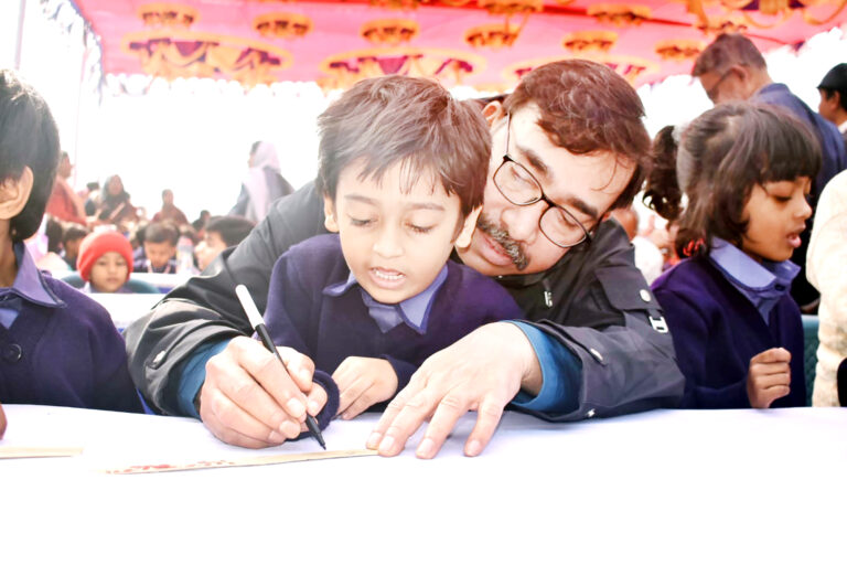 তালপাতায় লিখে বিদ্যা অর্জনের শুভ সূচনা দুইশ’ শিশুর
