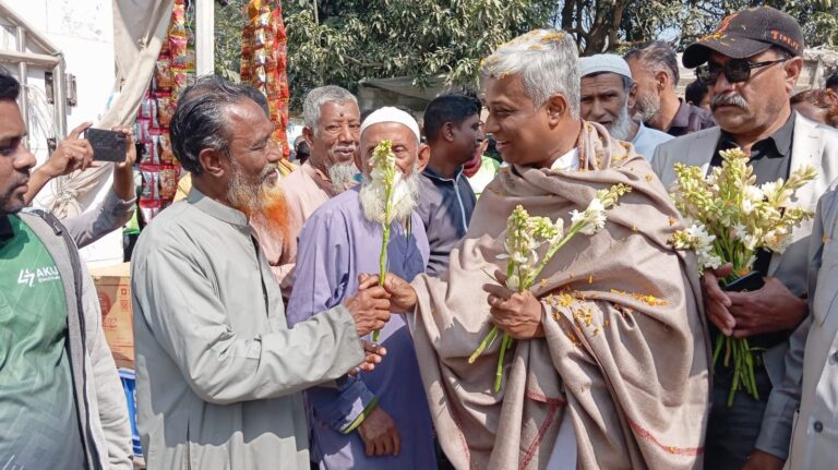 ফ্যামিলি কার্ড পেতে কাউকে বিএনপি করতে হবে না : অমিত
