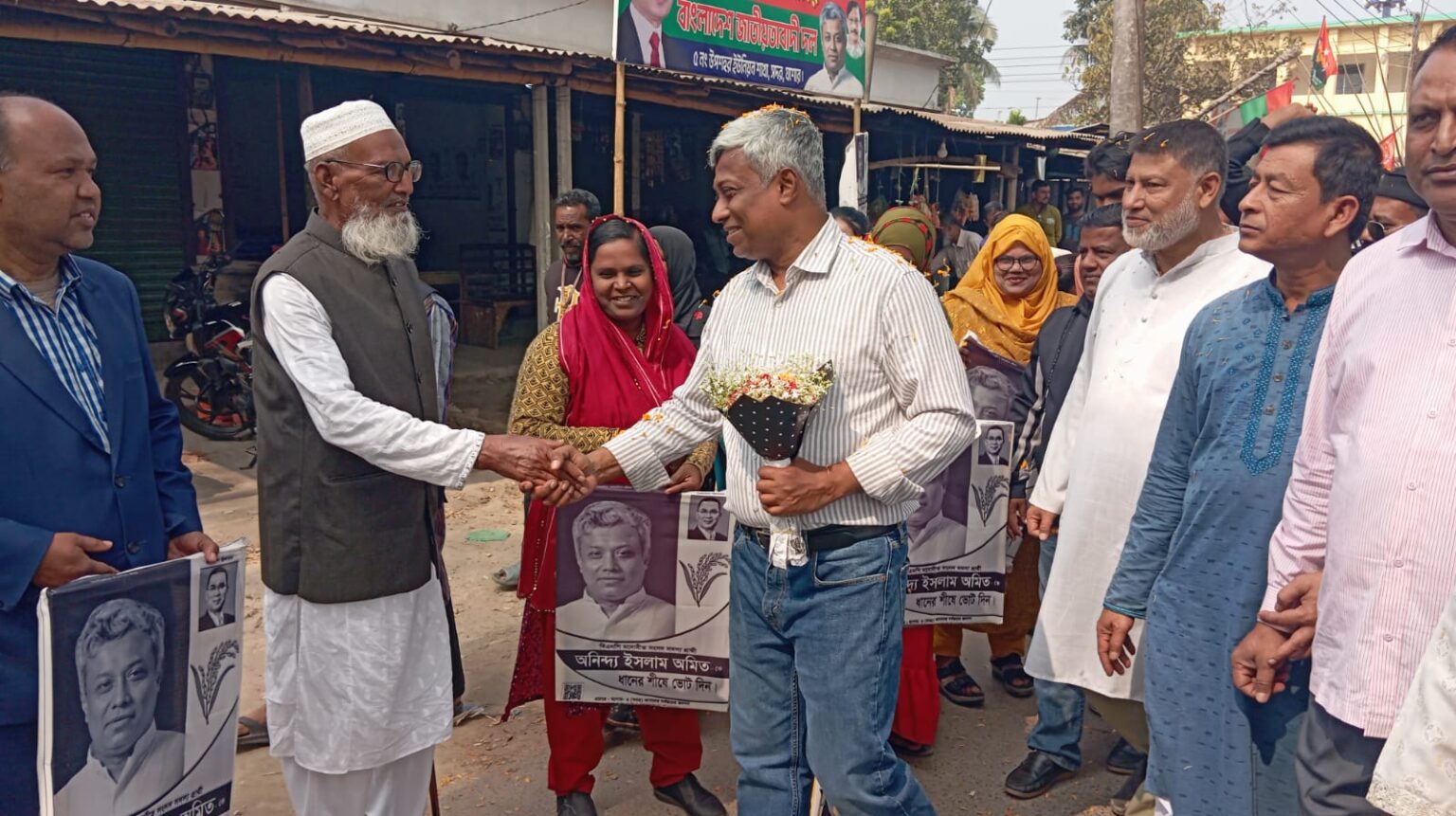 মুহূর্তে হাজারো মানুষের গণমিছিলে পরিণত অমিতের প্রচারণা
