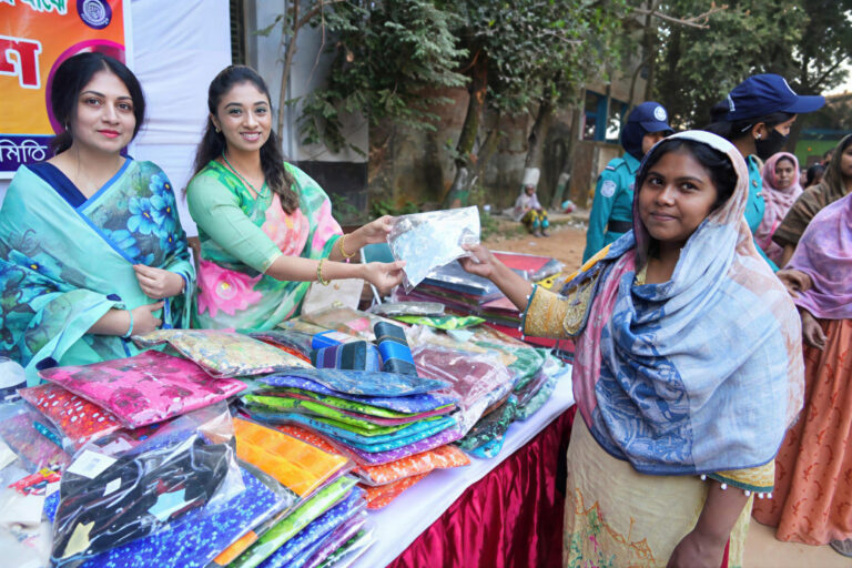 সহযোগিতার উষ্ণতায়…জয় হোক মানবতার