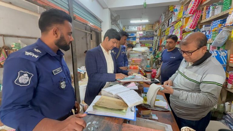 রমজানকে ঘিরে মাগুরায় ভোক্তা অধিকার অধিদপ্তরের অভিযান, ৫০ হাজার টাকা জরিমানা