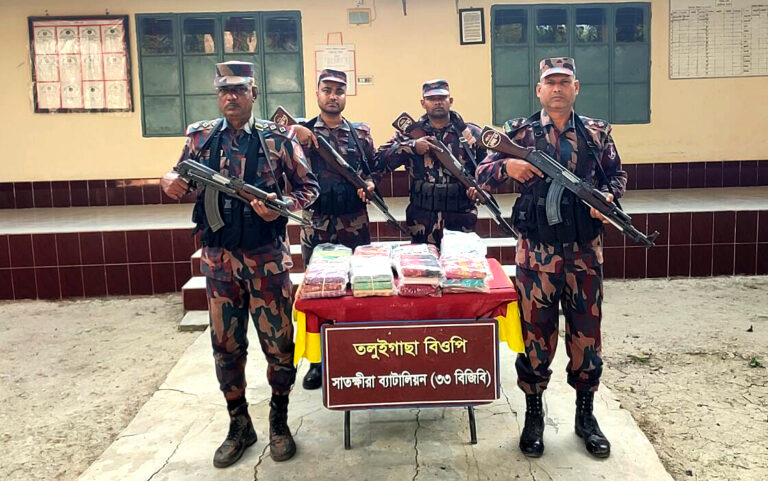 সাতক্ষীরা সীমান্তে ভারতীয় মালামাল জব্দ বিজিবির