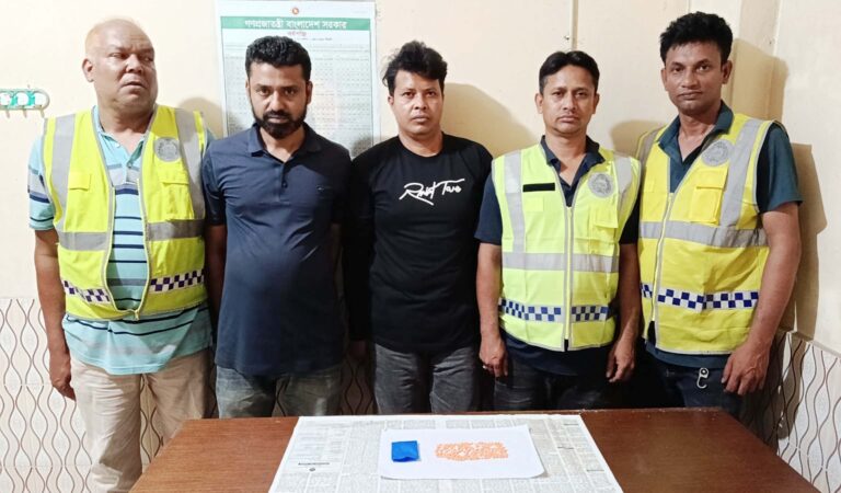 খাজুরায় ২০৫ পিস ইয়াবাসহ দুই কারবারি আটক