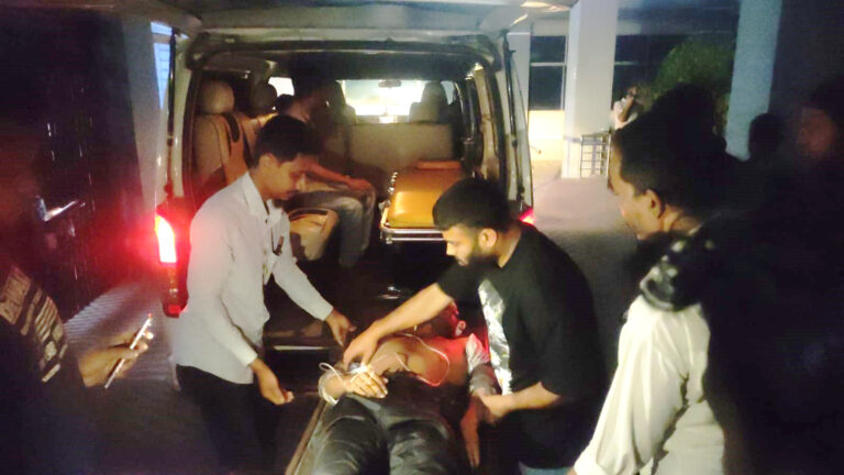 মাগুরায় গাছের ডাল ভেঙে মোটরসাইকেলে : নিহত ২