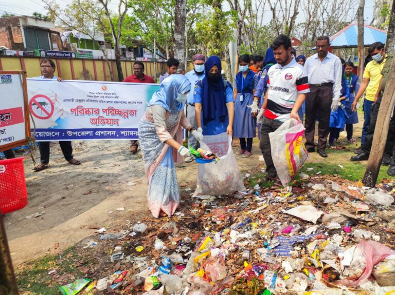 শ্যামনগরে এডিস মশার ধ্বংসের লক্ষ্যে পরিস্কার পরিচ্ছন্নতা অভিযান