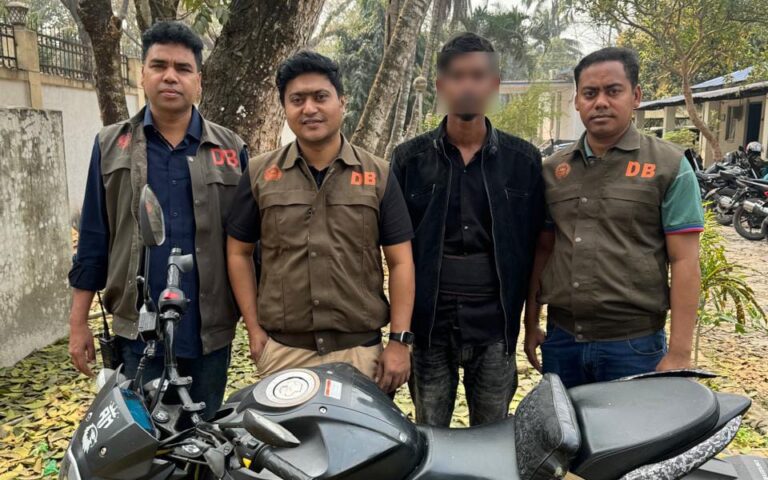 যশোরে আলমগীর হত্যা মামলার অন্যতম আসামি গ্রেফতার