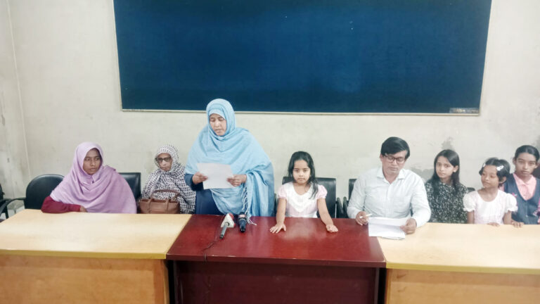 কোটি টাকার মুক্তিপণ দাবিতে অপহৃত আলমের পরিবারের সংবাদ সম্মেলন