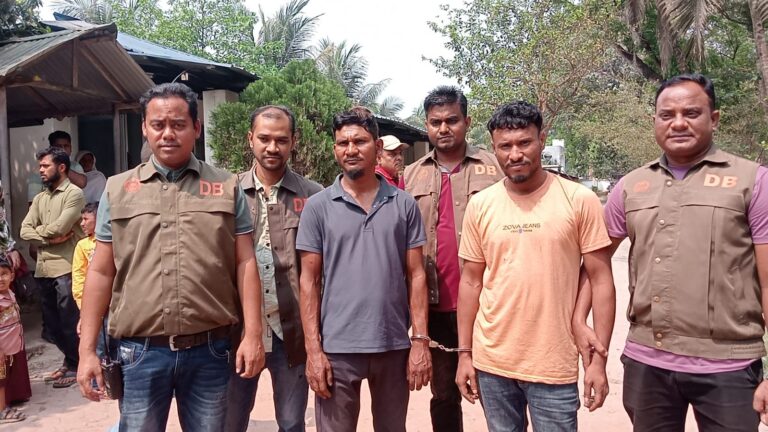 যশোরে গোফরান বাহিনীর প্রধান নাসির শেখ আটক