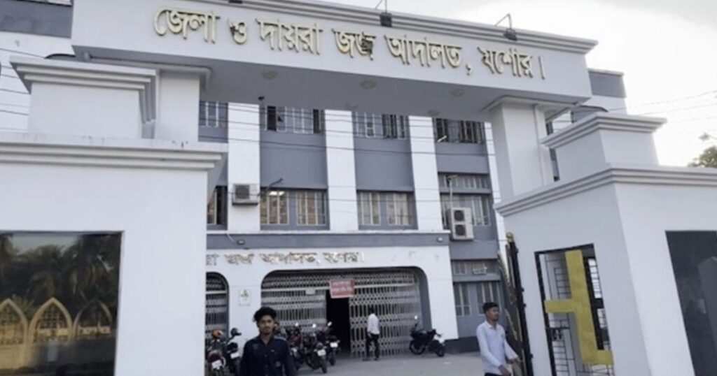 যশোরে ভারপ্রাপ্ত জেলা জজের ওপর আইনজীবীদের অনাস্থা