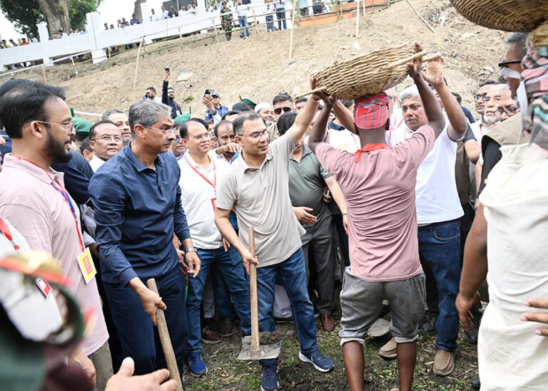 আ. লীগের ভূত এখন অন্য দলের কাঁধে চেপেছে : প্রধানমন্ত্রী
