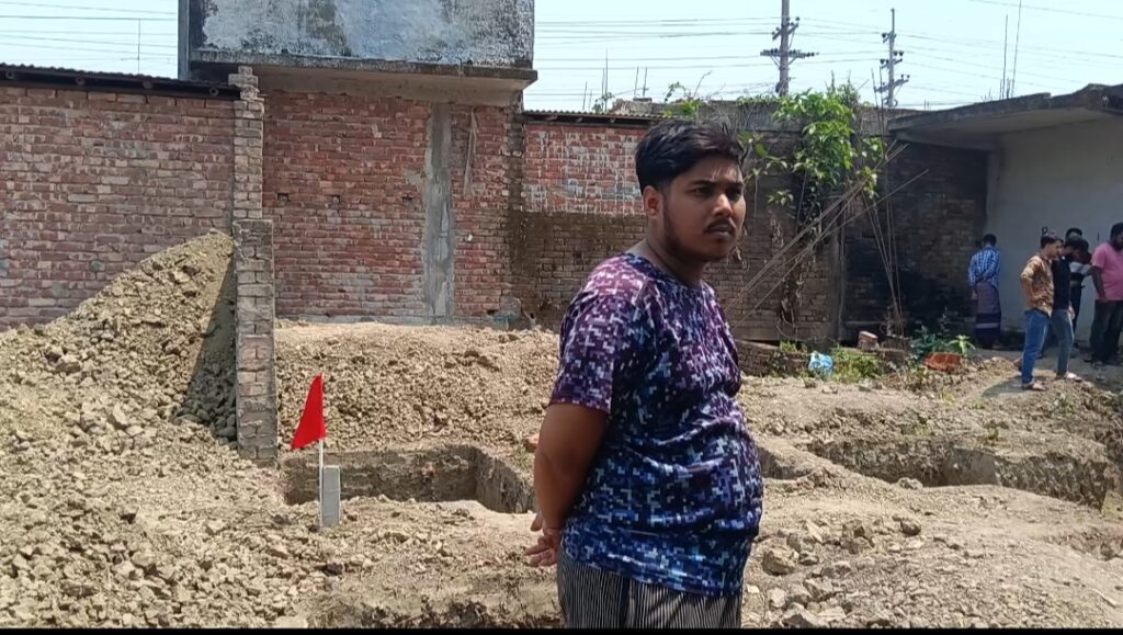 সাতক্ষীরার কুলিয়ায় সরকারি গাছ কেটে জমি দখল চেষ্টা!