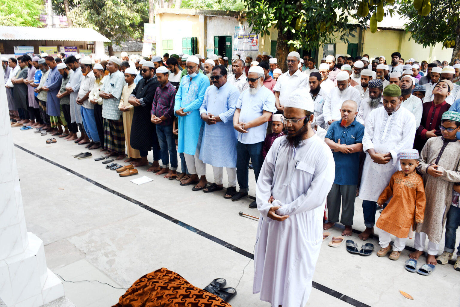 সাংবাদিক মুকুলের মেয়ের দাফন সম্পন্ন