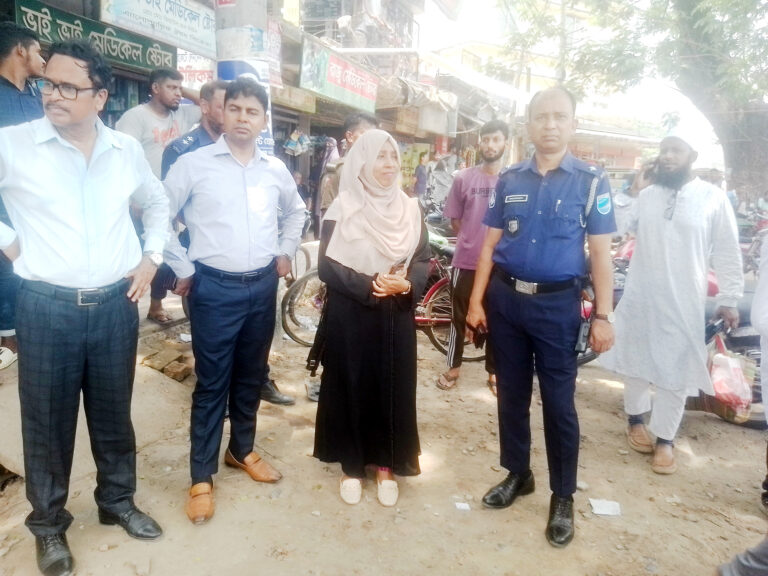 ঝিকরগাছায় সরকারি রাস্তা দখলকারীদের উচ্ছেদ