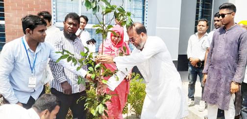 রামপালে ‘আমাদের গ্রাম ক্যান্সার কেয়ার এন্ড রিচার্স সেন্টার’ পরিদর্শনে পরিবেশ প্রতিমন্ত্রী