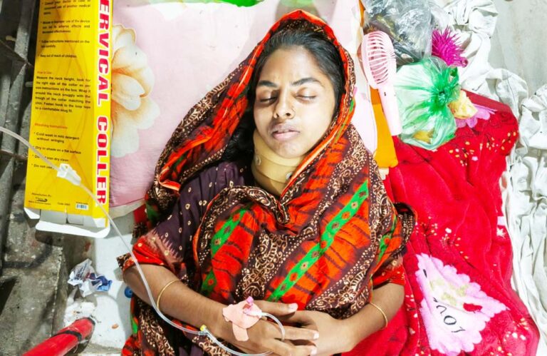 শ্বশুরবাড়ির নির্যাতন থেকে রেহাই পেতে আত্মহত্যার চেষ্টা গৃহবধূর