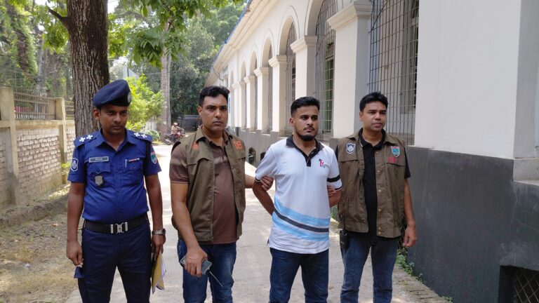 ব্যবসায়ী আনিছুর হত্যাকাণ্ডের প্রধান আসামি গ্রেফতার