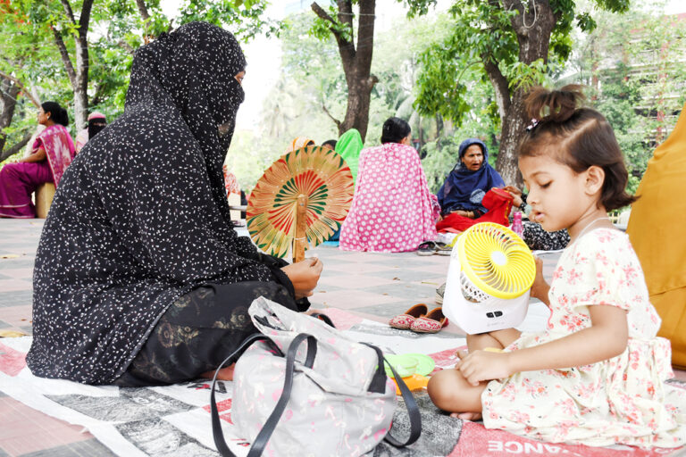 খরতাপে পুড়ছে খুলনাঞ্চল