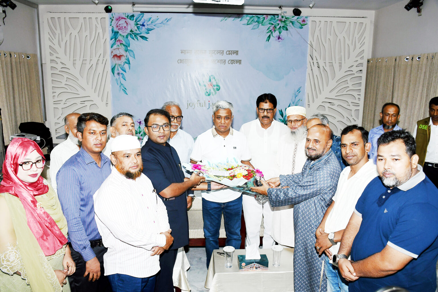 বিদ্যুৎ প্রতিমন্ত্রীর সাথে ক্লিনিক অ্যাসোসিয়শন নেতৃবৃন্দের শুভেচ্ছা বিনিময় বিদ্যুৎ প্রতিমন্ত্রীর সাথে ক্লিনিক অ্যাসোসিয়শন নেতৃবৃন্দের শুভেচ্ছা বিনিময়