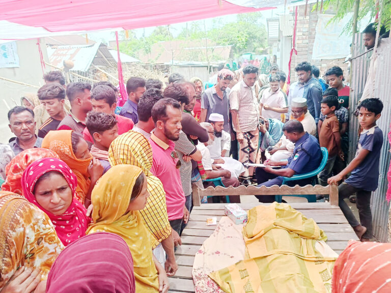 আচার কিনে মায়ের কাছে ফেরা হলোনা শিশু রোজার