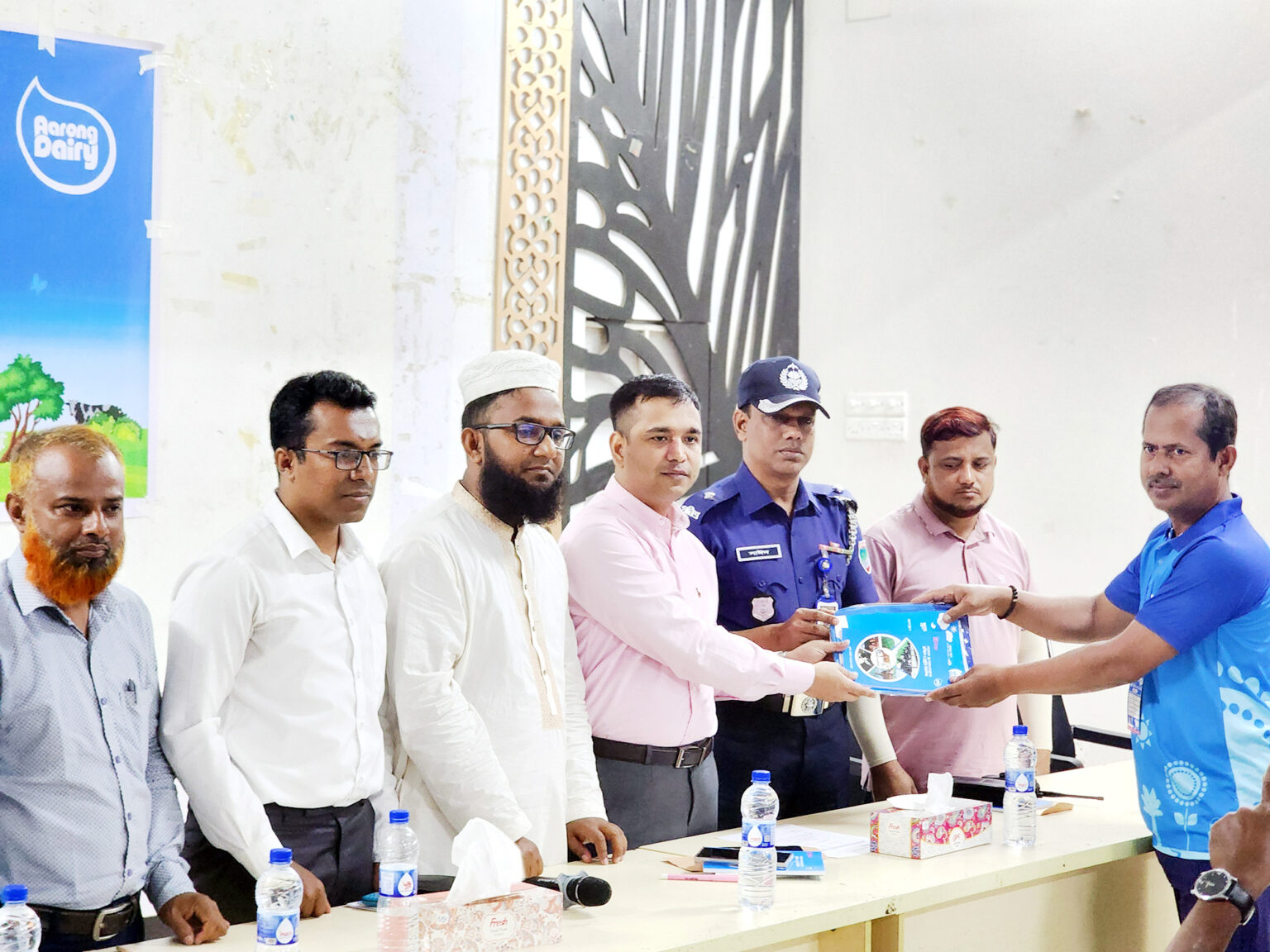 মনিরামপুরে আধুনিক দুগ্ধ খামার ব্যবস্থাপনা বিষয়ক প্রশিক্ষণ