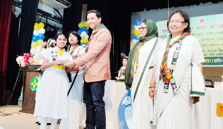 ‘নীল কমল অ্যাওয়ার্ড’ পেল যশোরের ৫ হলদে পাখি