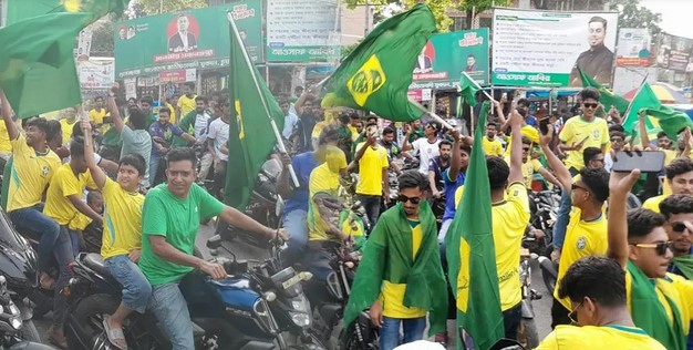 চুয়াডাঙ্গায় ব্রাজিল সমর্থকদের ৮৫ হাজার টাকা জরিমানা চুয়াডাঙ্গায় ব্রাজিল সমর্থকদের ৮৫ হাজার টাকা জরিমানা