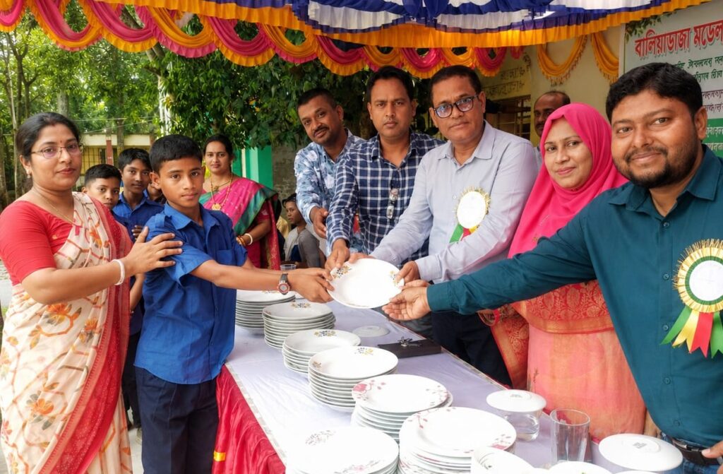 বালিয়াডাঙ্গা সরকারি প্রাথমিক বিদ্যালয়ে বার্ষিক ক্রীড়ার পুরস্কার বিতরণ