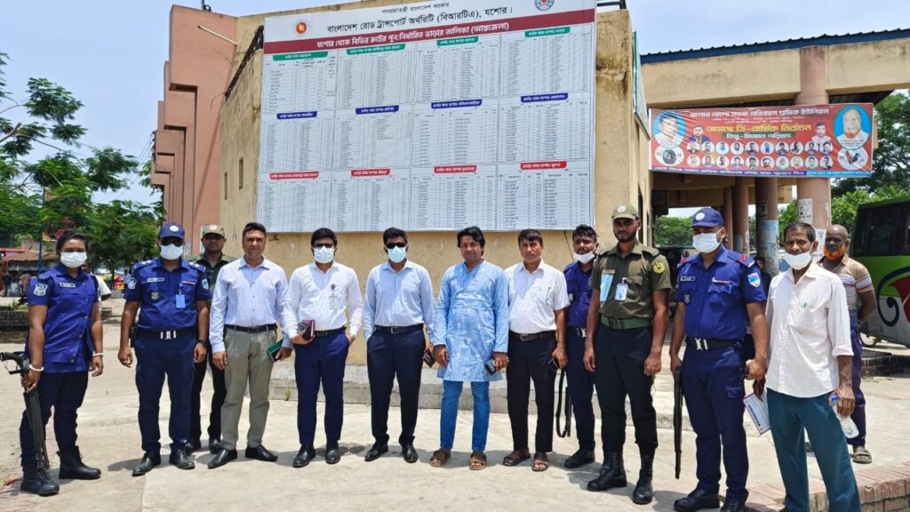 রাজারহাট চামড়ার হাঁট ও যশোর টার্মিনালে ভ্রাম্যমাণ আদালতের অভিযান